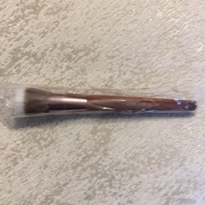 Josie Maran stippling brush